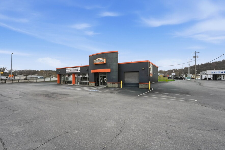 More Photos Of 2214 W Elk Ave, Elizabethton Auto Dealership For Sale