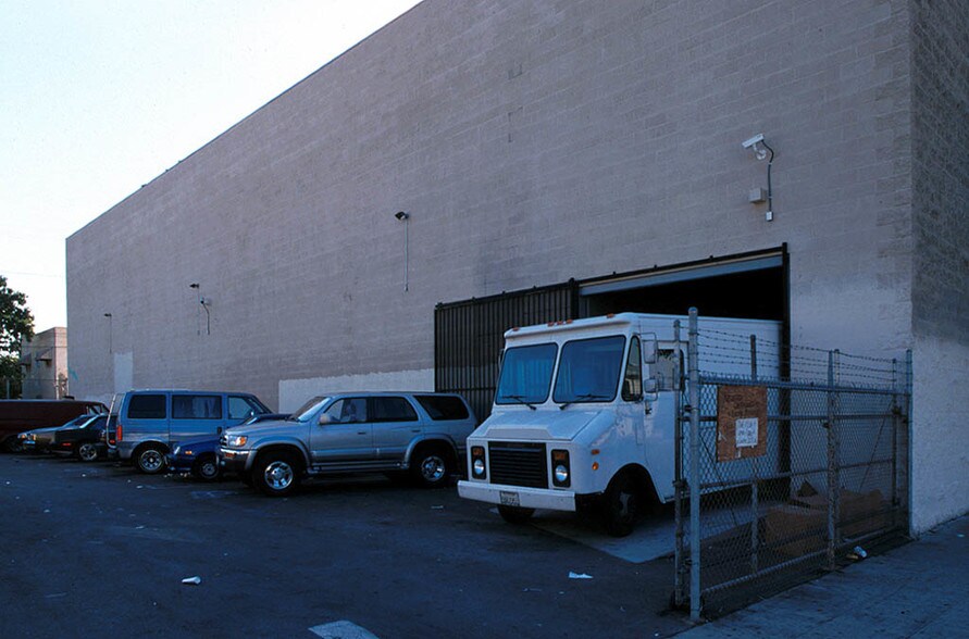 More Photos Of 324-350 W Martin Luther King Jr Blvd, Los Angeles Warehouse For Lease