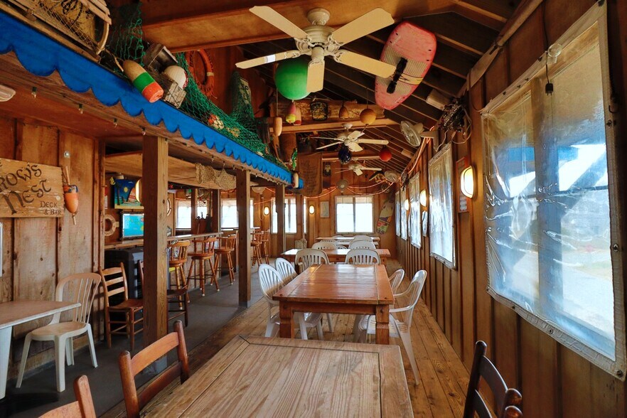 More Photos Of 25202 Island Pines Dr, Waves Restaurant For Sale