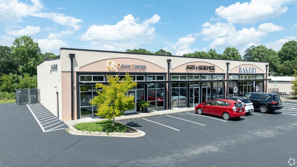 Primary Photo Of 954-958 US Highway 70 SW, Hickory General Retail For Lease