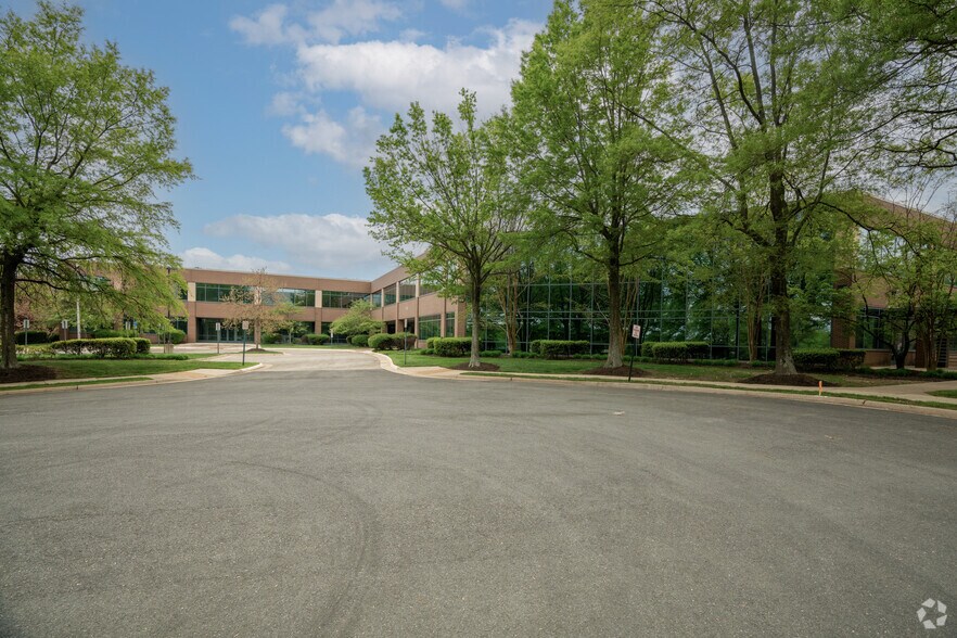 Primary Photo Of 7374 Boston Blvd, Springfield Unknown For Lease