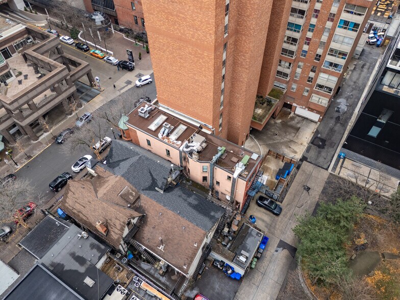 More Photos Of 31 Elm St, Toronto Storefront Retail Office For Sale