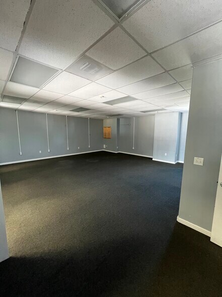More Photos Of 490 Mayock Rd, Gilroy Warehouse For Lease