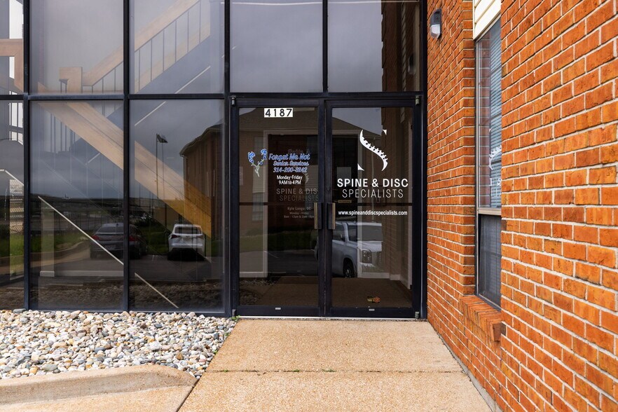 More Photos Of 4171-4193 Crescent Dr, Saint Louis Medical For Sale