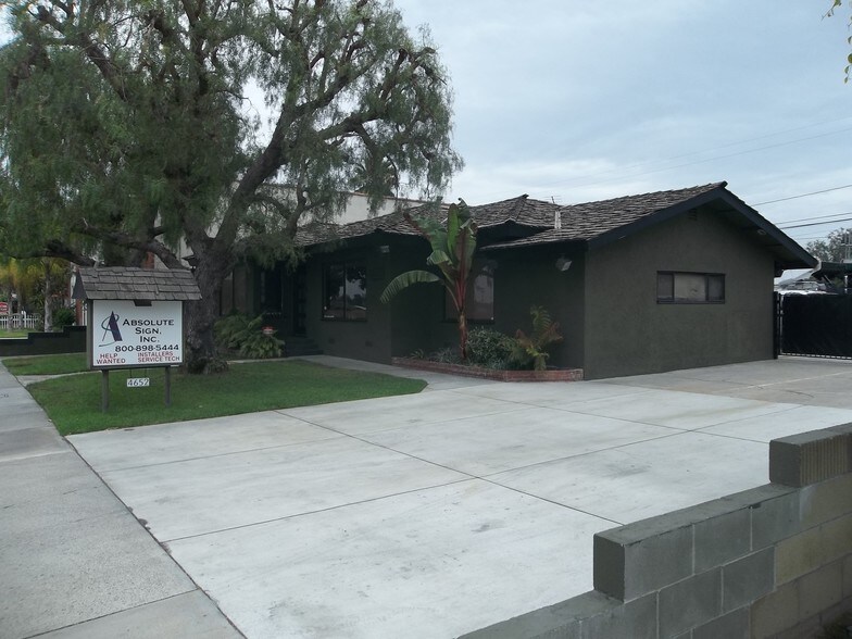 Primary Photo Of 4652 Katella Ave, Los Alamitos Office For Lease