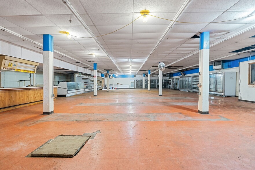 More Photos Of 731 E 14th St, Minneapolis Storefront Retail Office For Sale