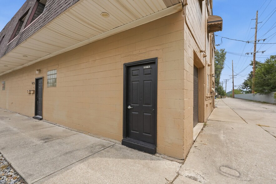 More Photos Of 23589-23593 Van Born Rd, Taylor Freestanding For Sale