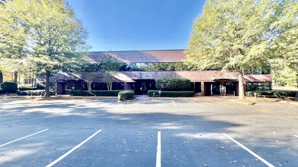 Primary Photo Of 8800 Roswell Rd, Sandy Springs Office For Sale