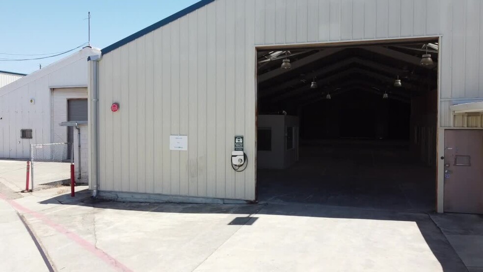 Primary Photo Of 585 Quarry Rd, San Carlos Warehouse For Lease