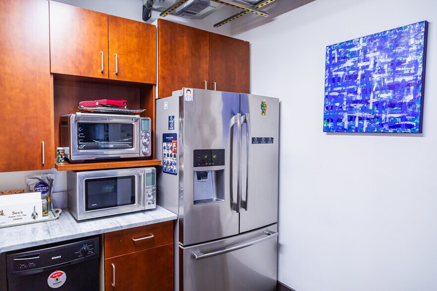 More Photos Of 319 Atlanta St, Marietta Office For Sale