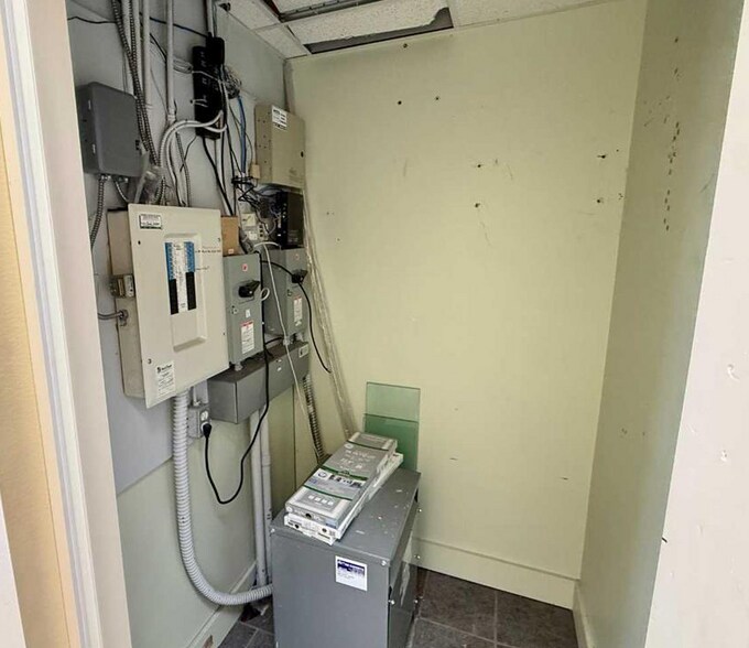 More Photos Of 5212 48 St, Red Deer Office For Lease