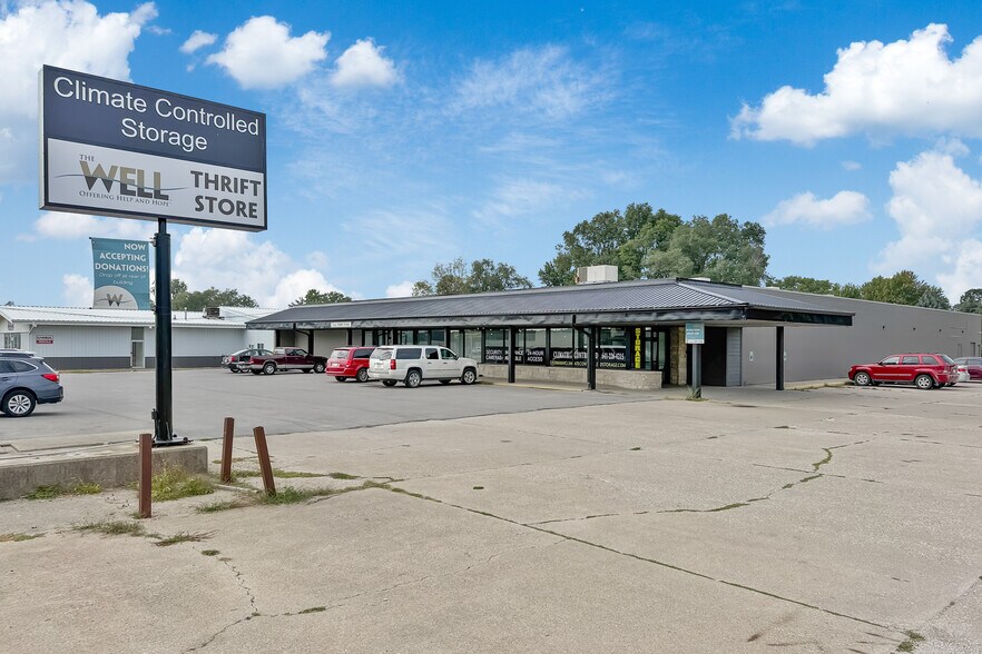 More Photos Of 1810 1st Ave E, Newton General Retail For Sale