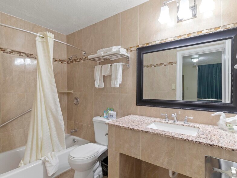 More Photos Of 1349 Idaho St, Elko Hotel For Sale