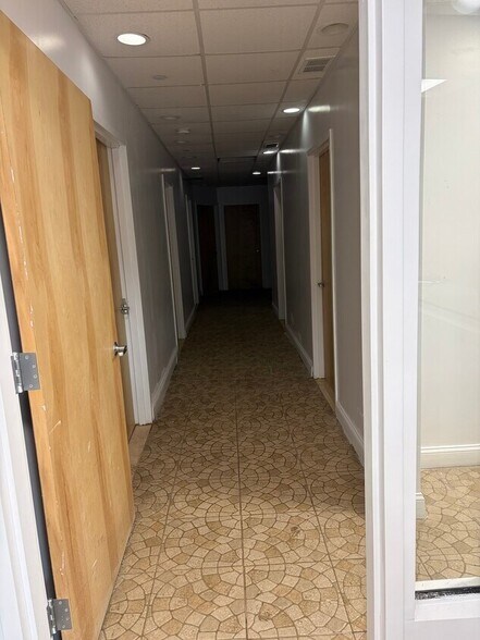 More Photos Of 6543 Broadway, Bronx Coworking Space