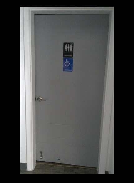 More Photos Of 634 5th Ave, Fairbanks General Retail For Lease