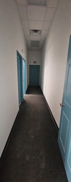 More Photos Of 1431 Rail Head Blvd, Naples Warehouse For Lease