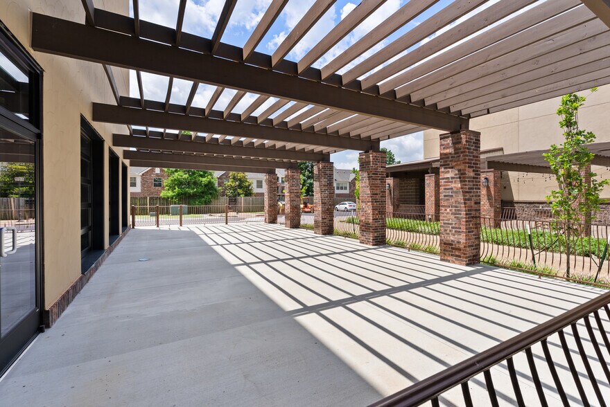 More Photos Of 2235 Dave Ward Dr, Conway Storefront Retail Office For Lease