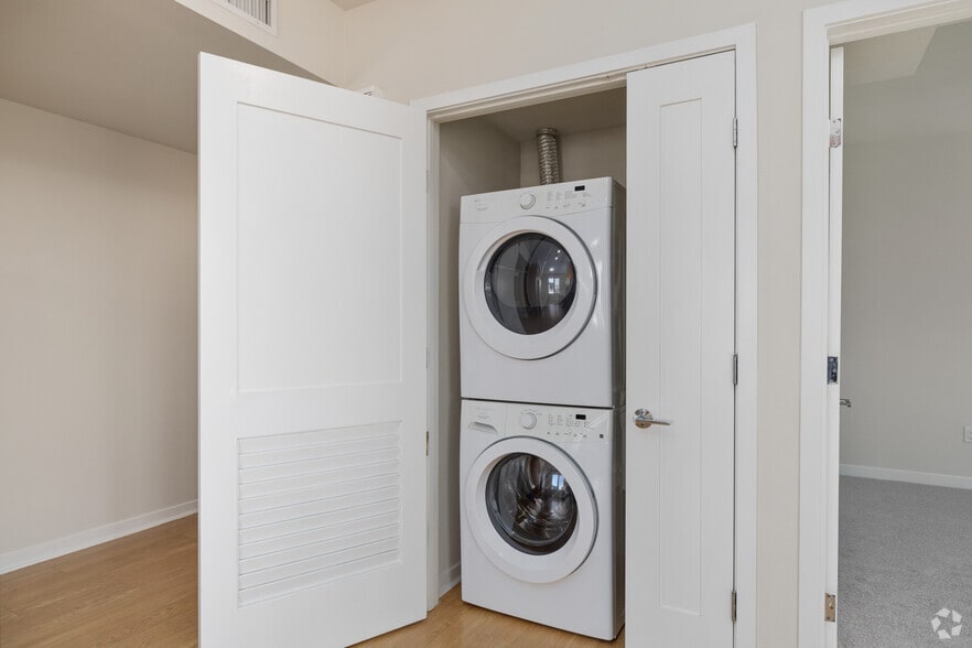 More Photos Of 1980 Kettner Blvd, San Diego Apartments For Lease