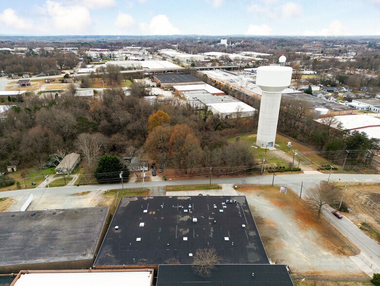More Photos Of 1330 Potts Ave, High Point Warehouse For Sale