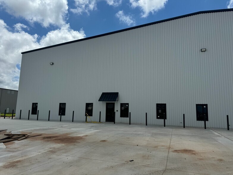 Primary Photo Of 2341 S Council Rd, Oklahoma City Warehouse For Lease