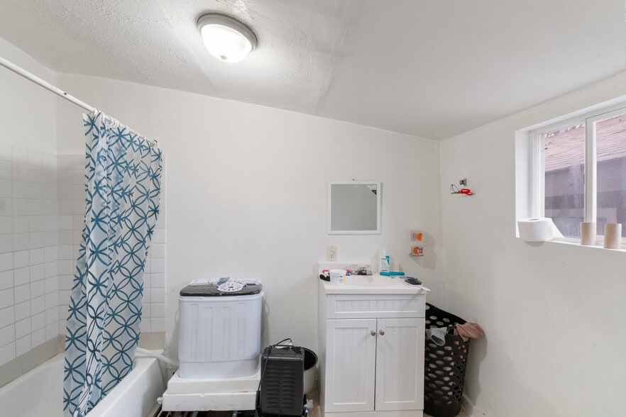 More Photos Of 622 S Wright St, Siloam Springs Apartments For Sale