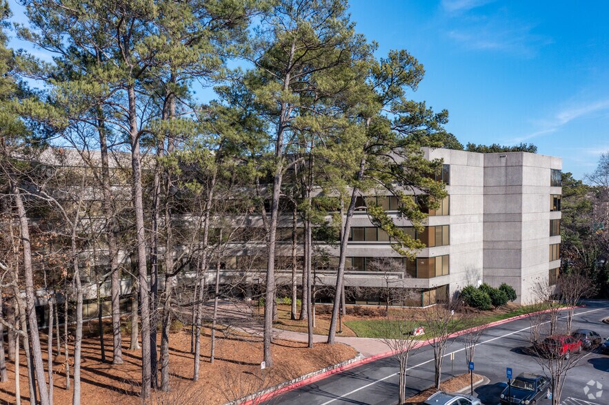 More Photos Of 2801 Buford Hwy NE, Atlanta Office For Lease