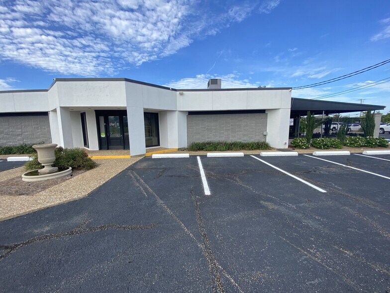 More Photos Of 1811 Auburn Ave, Monroe Medical For Lease
