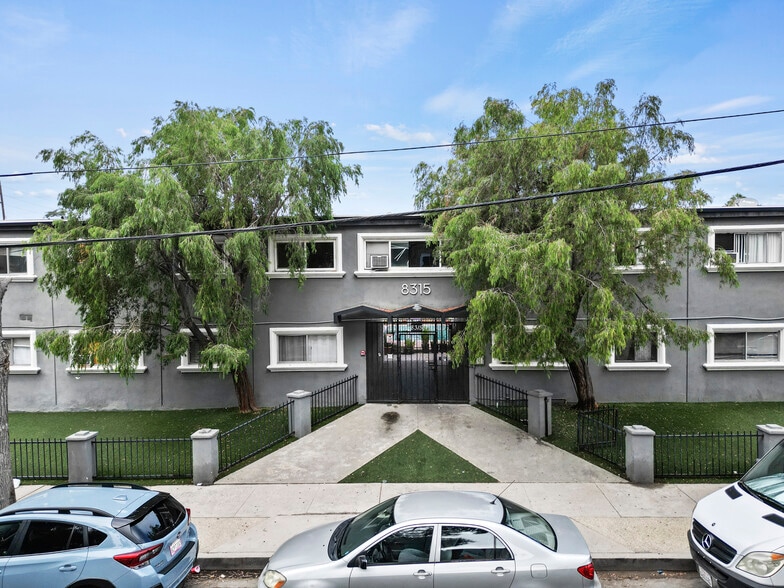 More Photos Of 8305-8325 Variel Ave, Canoga Park Apartments For Sale