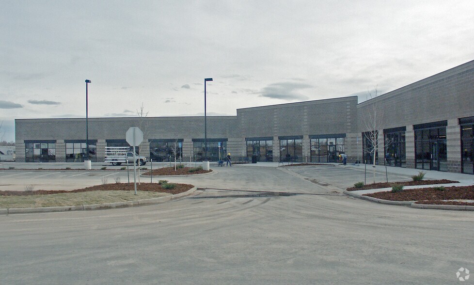 More Photos Of 2415 E Mulberry St, Fort Collins Showroom For Lease