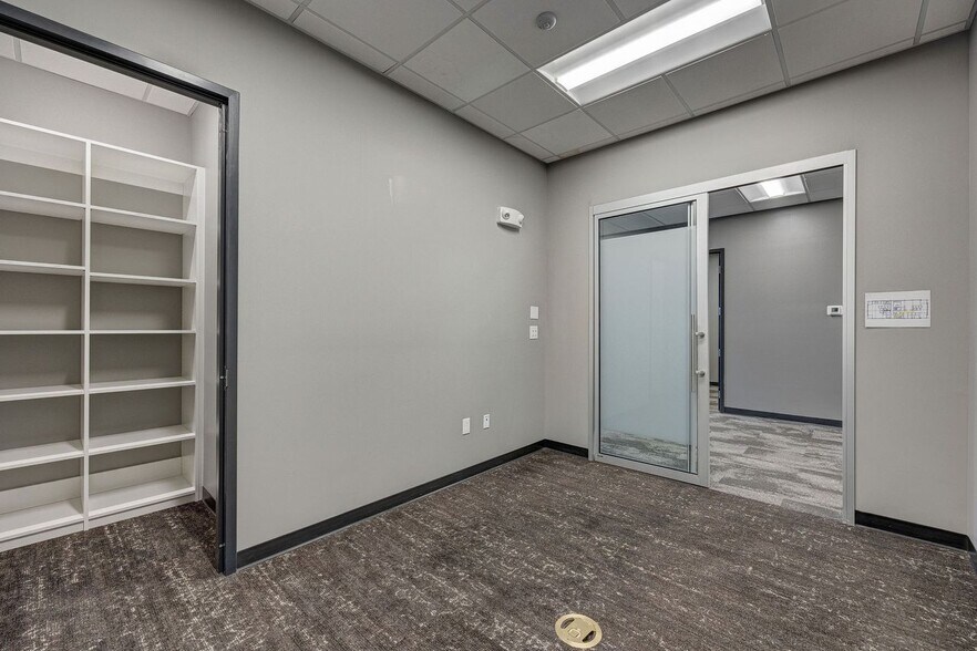 More Photos Of 6740 Rock Spring Rd, Wilmington Office For Lease