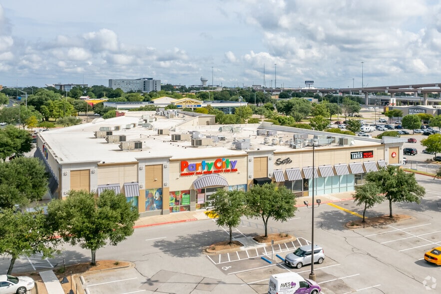 More Photos Of 11066 Pecan Park Blvd, Cedar Park Unknown For Lease