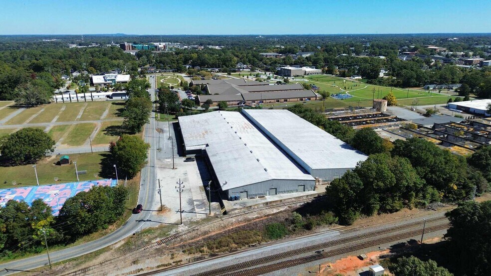 More Photos Of 255 Franklin St, Spartanburg Warehouse For Lease