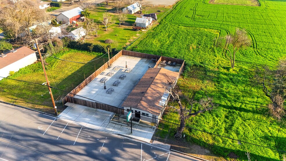 More Photos Of 979 Nicolaus ave, Nicolaus Bar For Sale