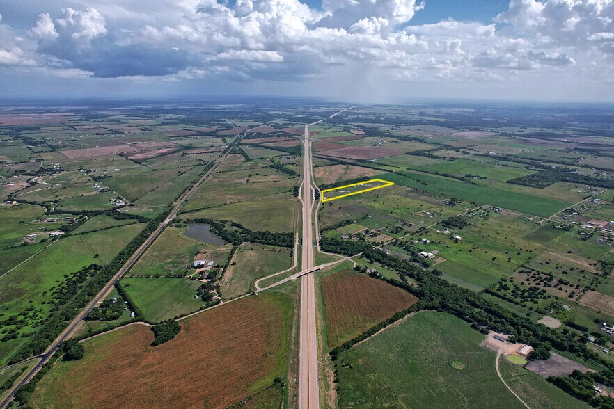 More Photos Of 6882 N Interstate Highway 35 E, Waxahachie Land For Sale