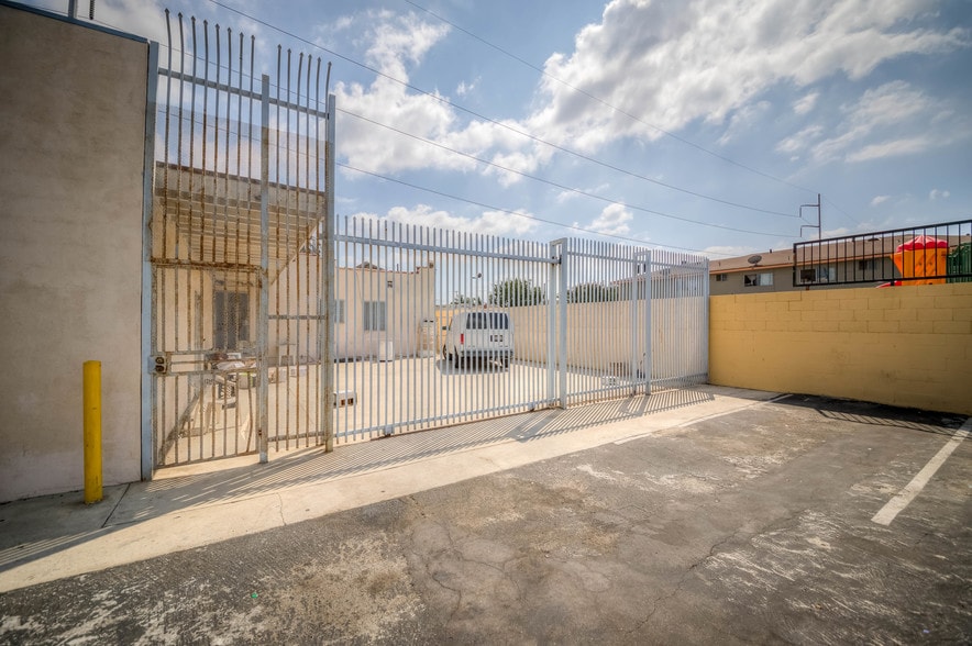 More Photos Of 4700 W Imperial Hwy, Inglewood Storefront Retail Residential For Sale