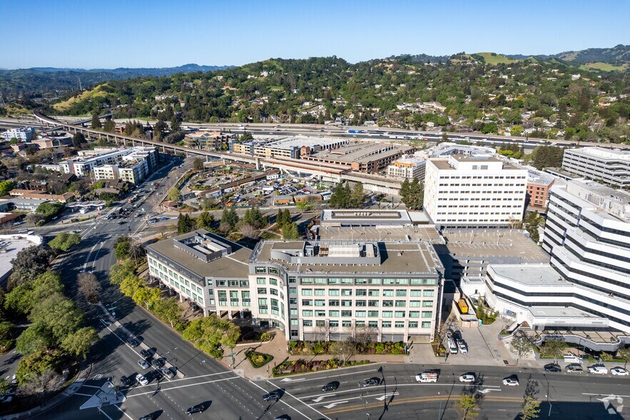 More Photos Of 2001 N Main St, Walnut Creek Office For Lease