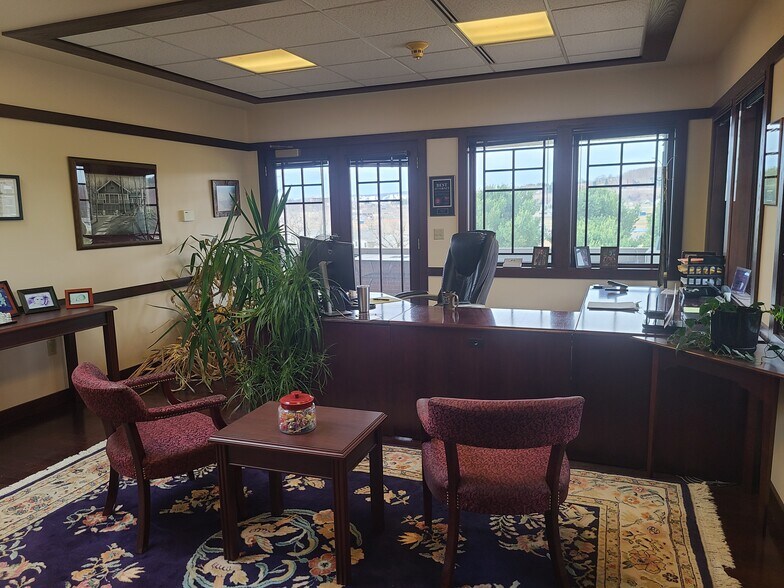 More Photos Of 1400 Merrill Ave, Wausau Medical For Sale
