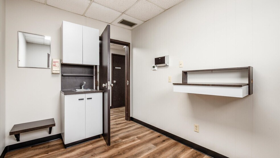 More Photos Of 830 Bethesda Dr, Zanesville Medical For Sale