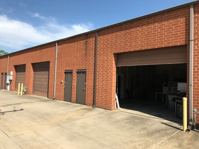 More Photos Of 6128 Brookshire Blvd, Charlotte Light Distribution For Lease