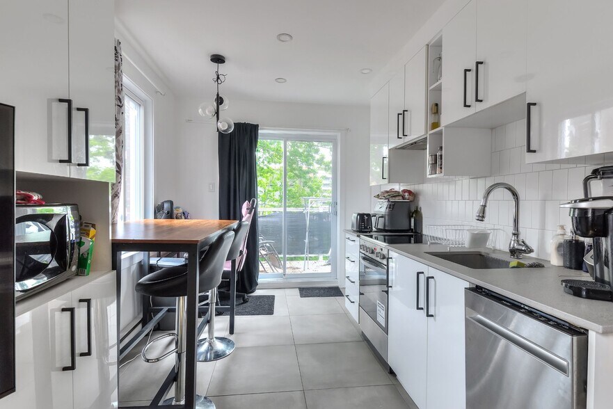 More Photos Of 601 Rue Taillon, Montréal Apartments For Sale