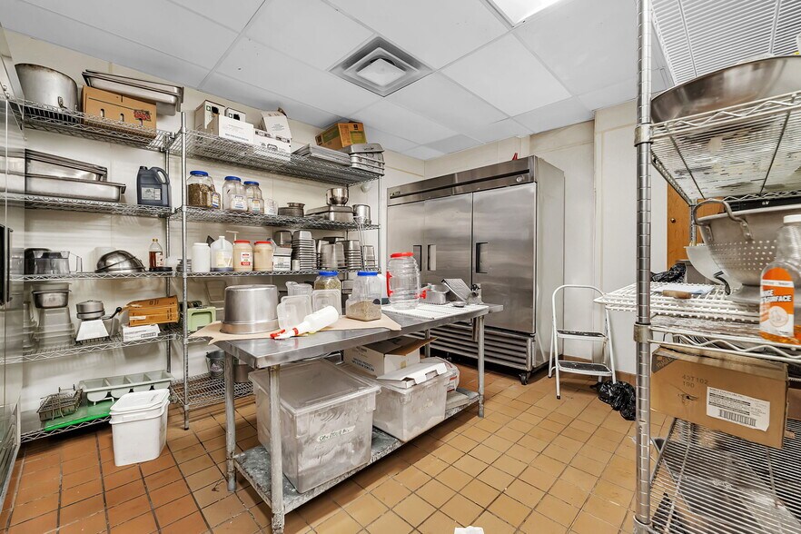 More Photos Of 905 Theodore St, Crest Hill Restaurant For Sale