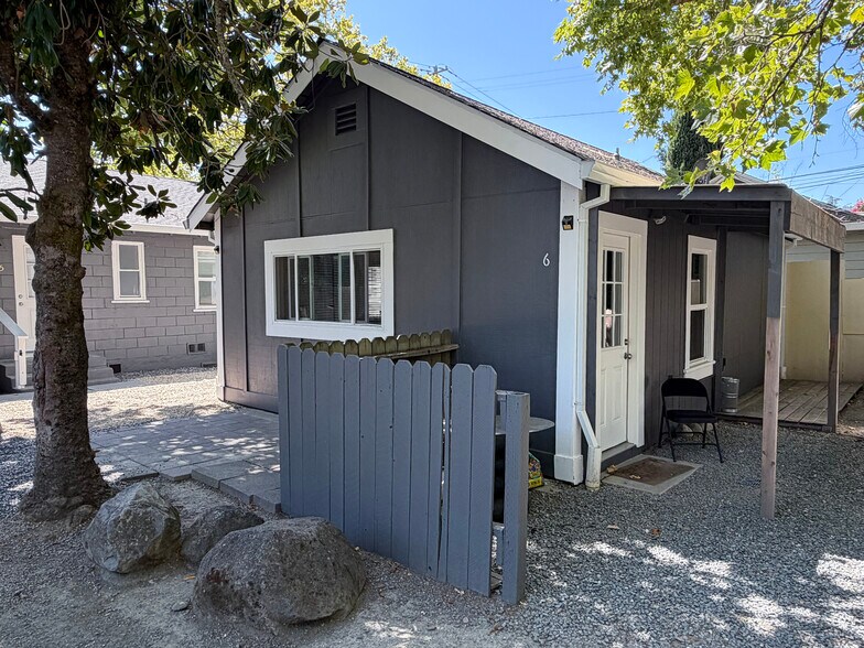 More Photos Of 1701 Lake St, Calistoga Apartments For Sale