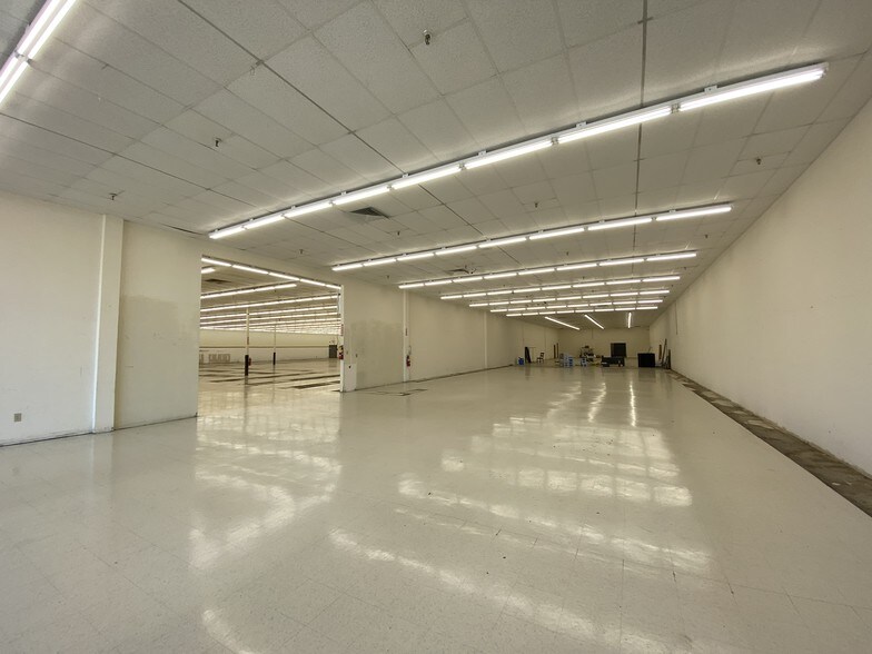 More Photos Of 1731-1785 N Roberts Ave, Lumberton Unknown For Lease