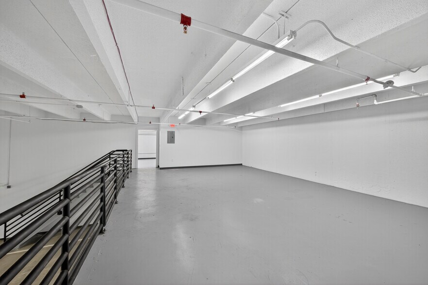 More Photos Of 3111 W Mcnab Rd, Pompano Beach Manufacturing For Lease