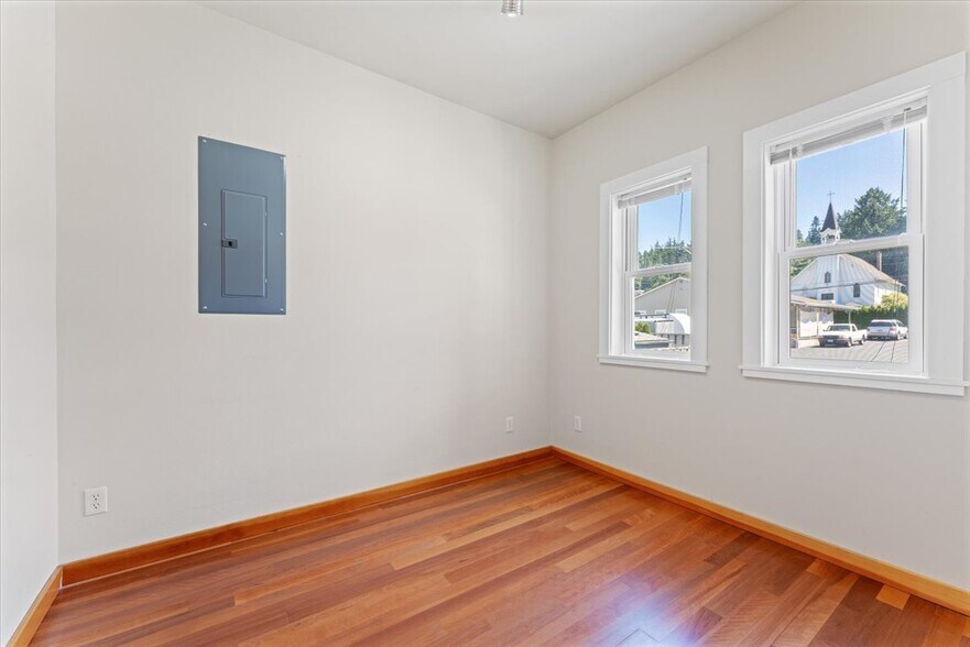 More Photos Of 829 2nd St, Mukilteo Office Residential For Sale