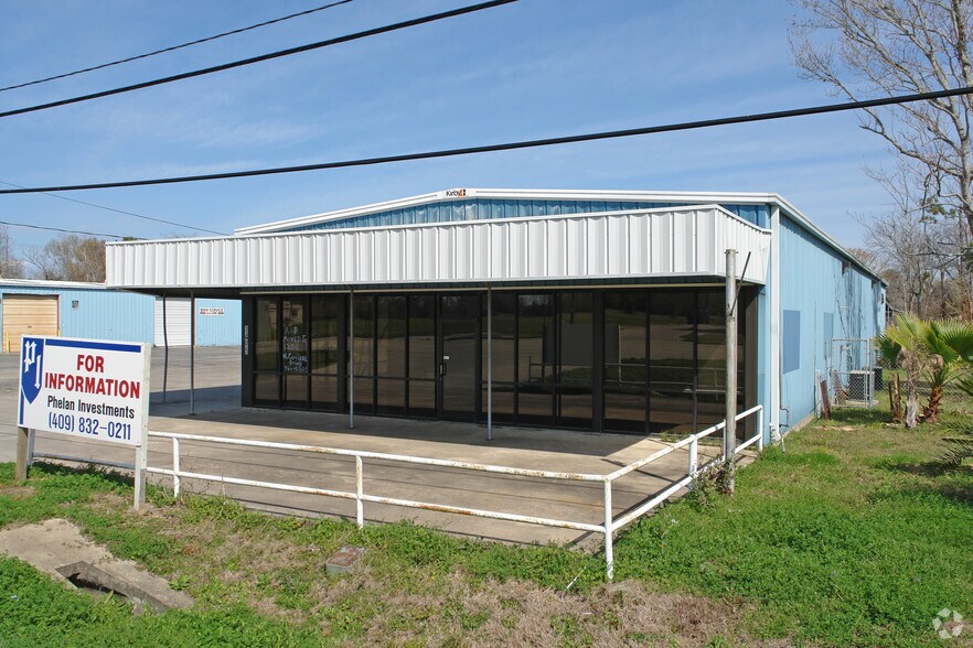 More Photos Of 1495 Major Dr, Beaumont Showroom For Lease