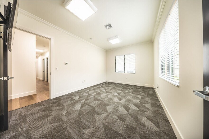 More Photos Of 741 Ciara Creek Cv, Longwood Medical For Sale