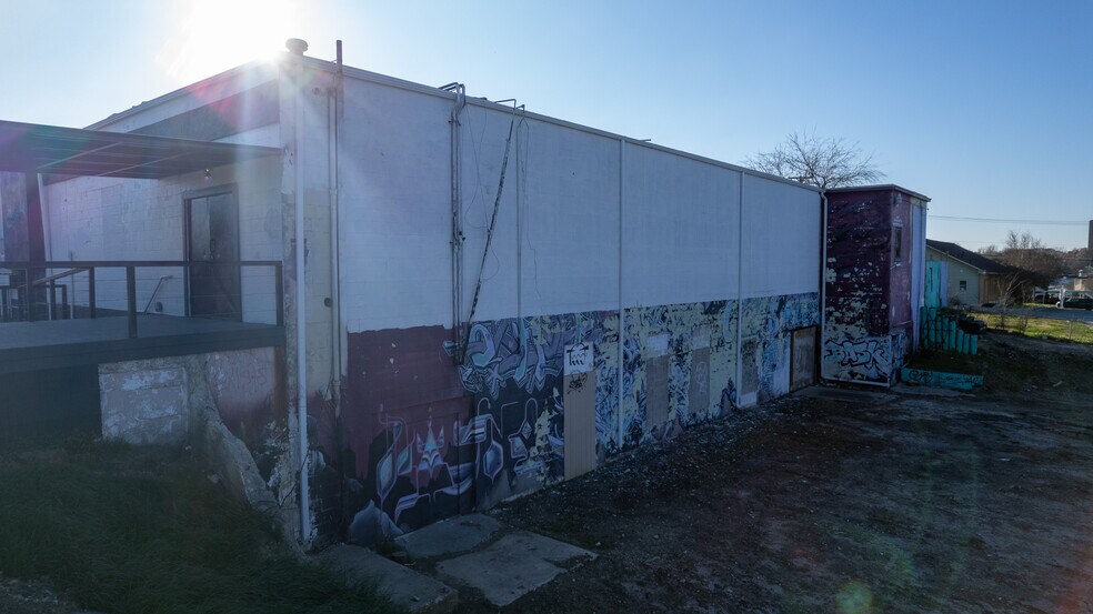 More Photos Of 8123 Broadway St, San Antonio Freestanding For Sale