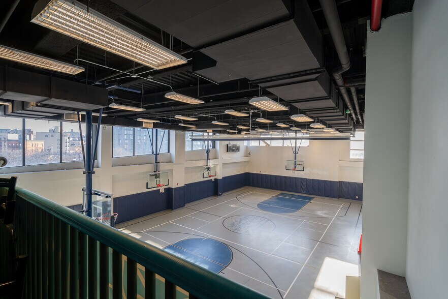 More Photos Of 297-299 N 7th St, Brooklyn Schools For Lease