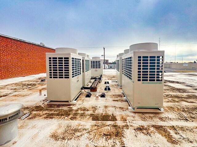 More Photos Of 201 E Illinois Ave, Midland Office For Sale